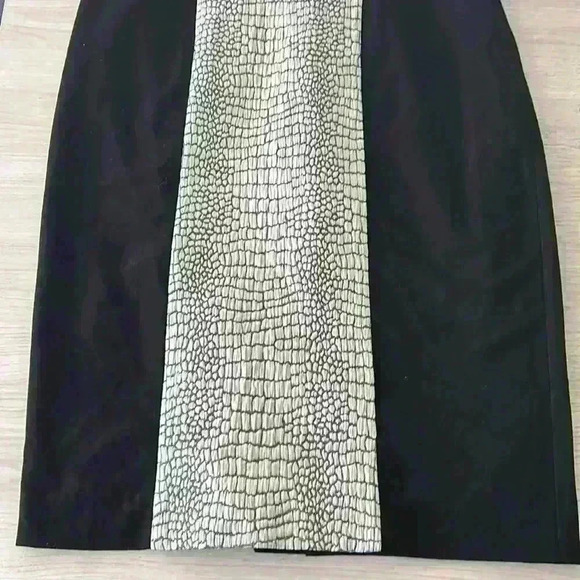 Calvin Klein Black & White Animal Print Knee Length Dress Size 6 - Picture 4 of 11